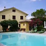 Il Casale مزرعة للإقامة